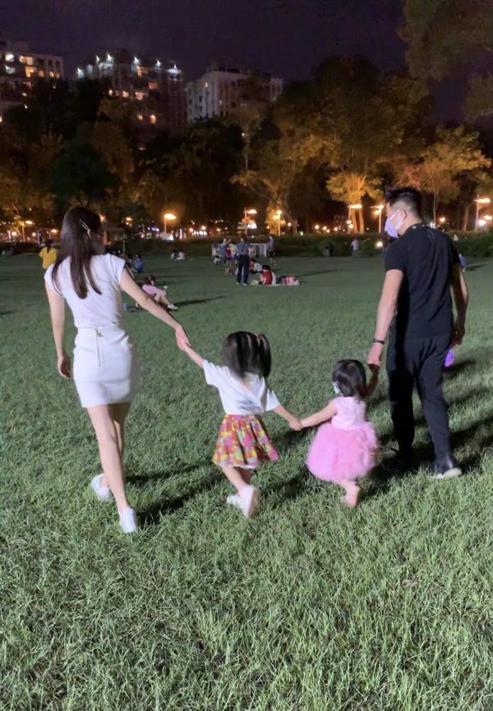 郭富城|郭富城罕见谈两女儿的生活点滴，坦言最重要的是女儿品德