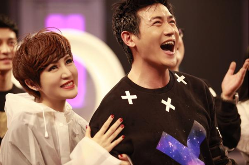 鲍蕾|有种“整容”叫鲍蕾素颜，妆前妆后判若两人，终于懂了陆毅的审美