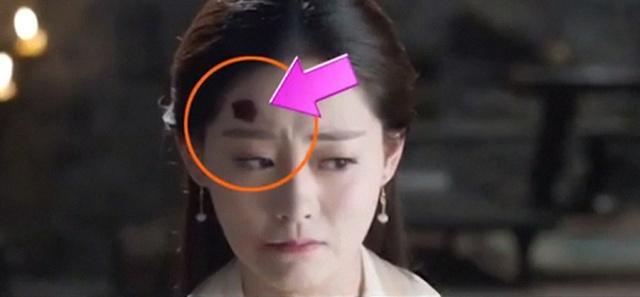 穿帮镜头|影视剧穿帮镜头，拍战争戏演员笑场，杨过断了哪条胳膊？