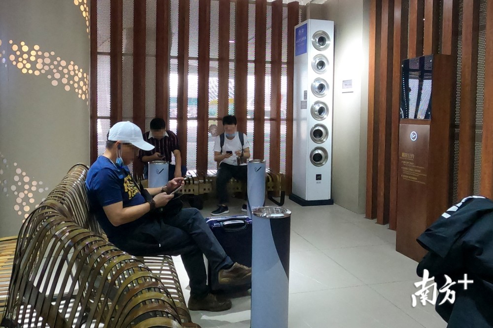 深圳机场设置豪华吸烟区世卫组织官员建议尽快取缔