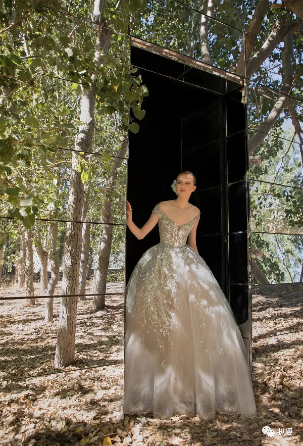 白冰|她到底是受欺负了，还是活该被嘲？