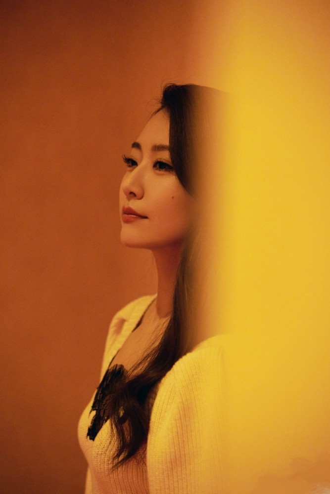 范冰冰|被指用范冰冰名义借礼服，遭范冰冰造型师打脸，白冰晒美照回应