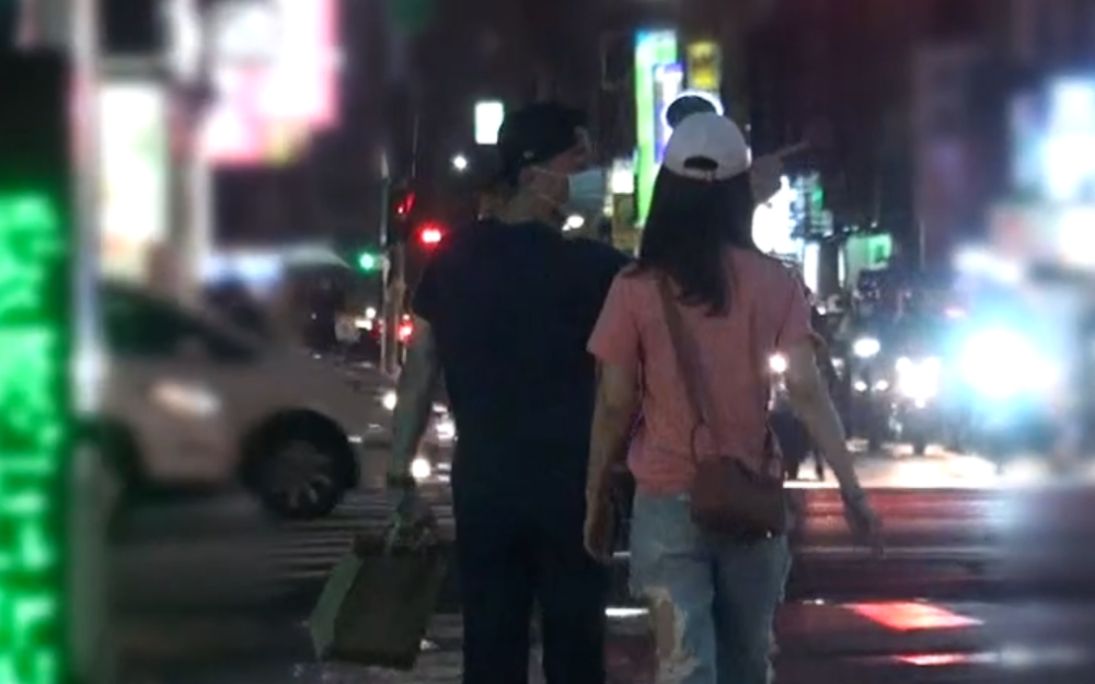 林心如|台媒曝林心如霍建华当街吵架，林心如淋雨散心，霍建华独自回家