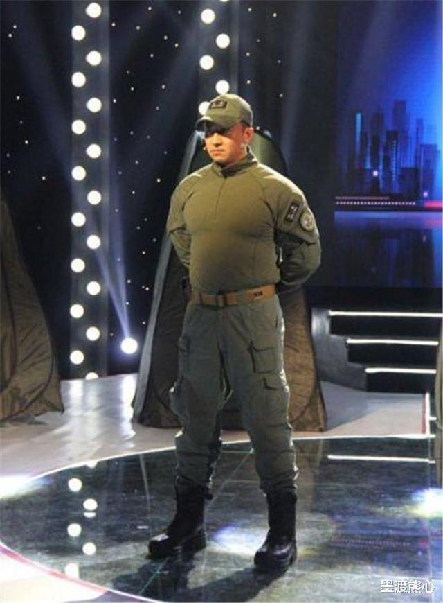 1小时要28万薪水中国第一男保镖李旭用筷子当武器能击穿钢板