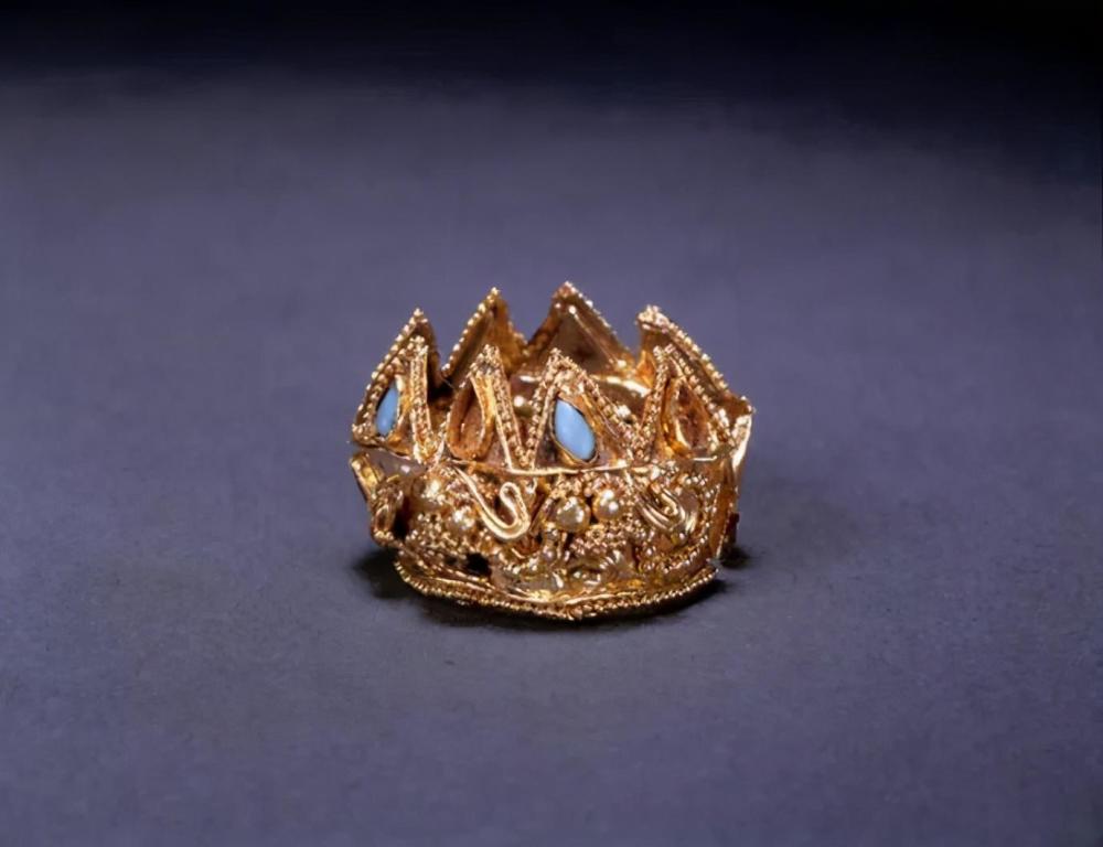 博物馆|美秀博物馆中，有一顶汉代金皇冠，很多人说是赝品，其实它是真货