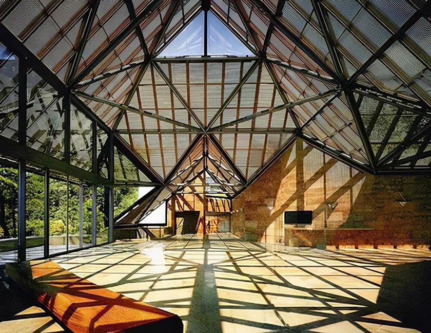 博物馆|美秀博物馆中，有一顶汉代金皇冠，很多人说是赝品，其实它是真货