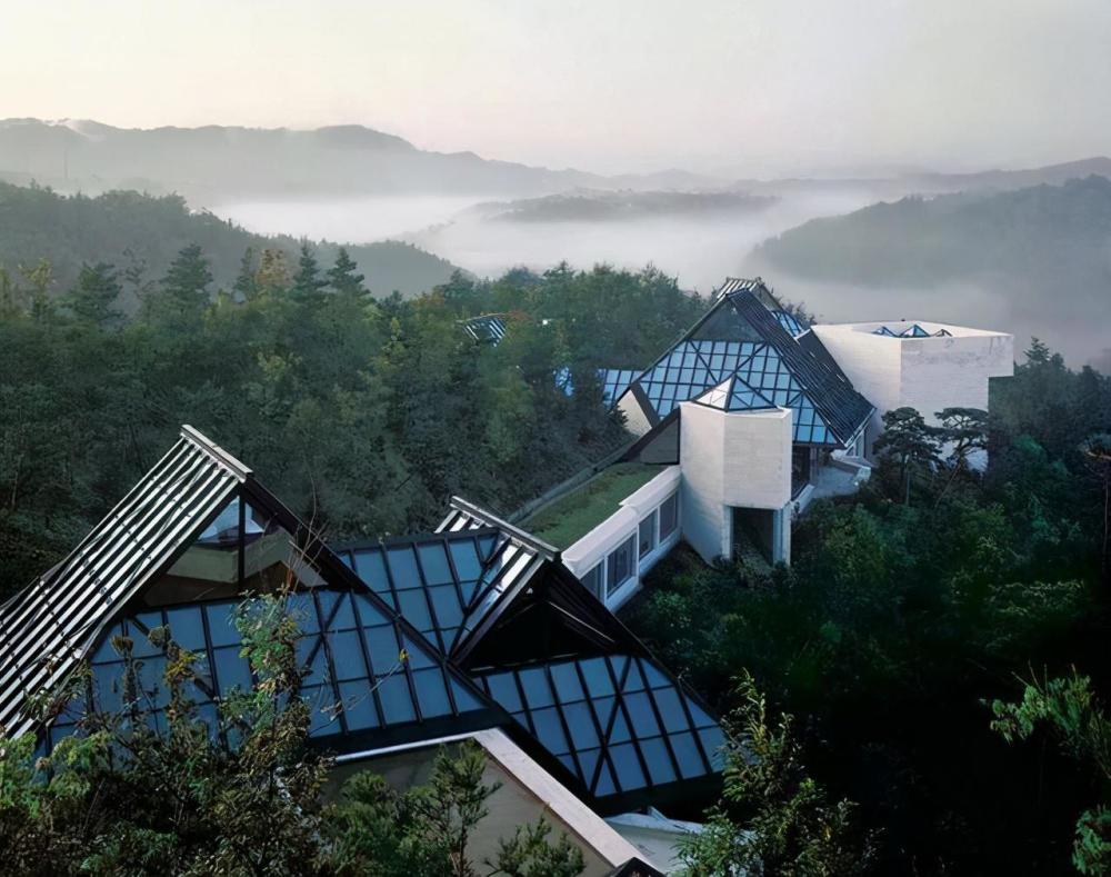 博物馆|美秀博物馆中，有一顶汉代金皇冠，很多人说是赝品，其实它是真货