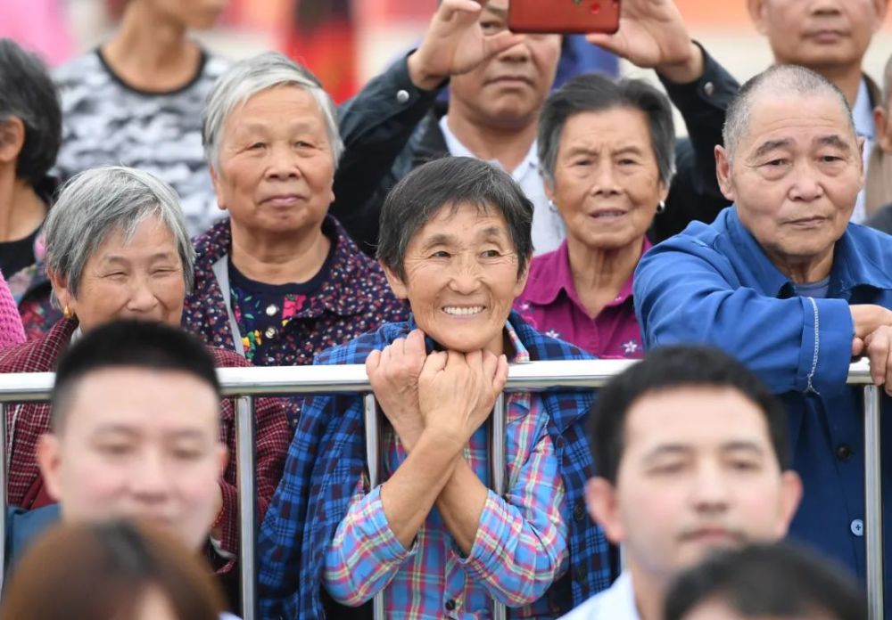 北京人口负增长的原因_常住人口出现负增长北京正在“变老”