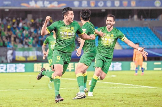 昨晚,北京中赫国安队与山东鲁能队的2020赛季中超联赛第二阶段首轮次