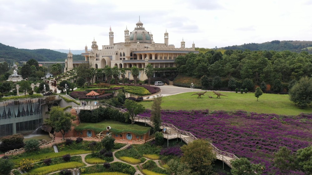 云南卫视小镇大赏凤龙湾小镇云推介