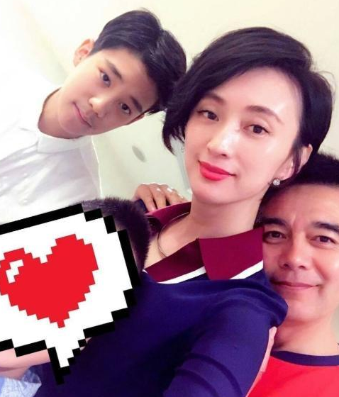 "师奶杀手"的风情岁月,许亚军的复杂情史|黄建萍|许亚军|张晞