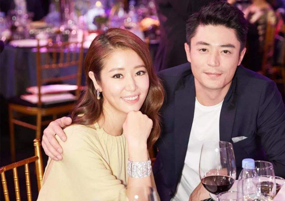 林心如|林心如被曝与霍建华当街吵架，分道扬镳后淋雨落泪，本尊正面回应