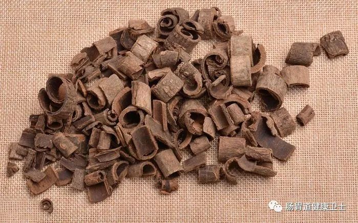 半夏泻心汤|反流性食管炎：用以半夏泻心汤清上温下，平调寒热治疗