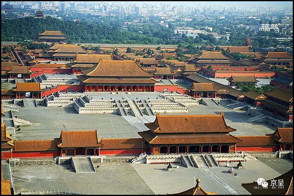 饶强|百余张摄影作品，展现“京城之脊”的历史风韵