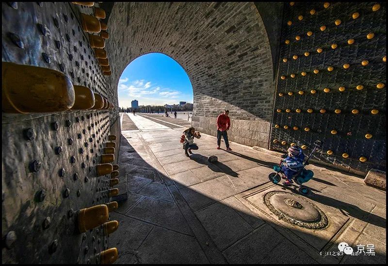 饶强|百余张摄影作品，展现“京城之脊”的历史风韵
