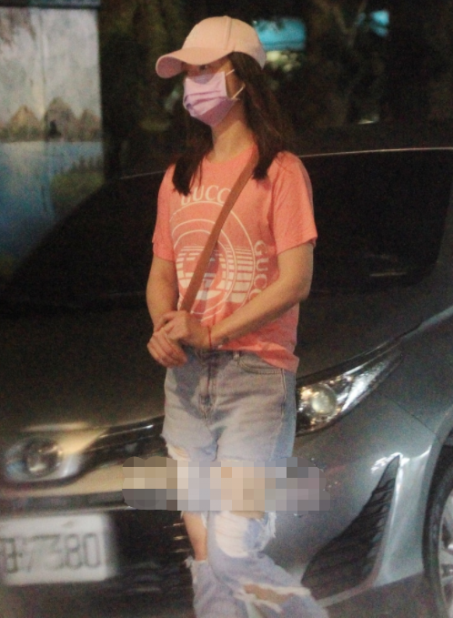 霍建华|霍建华开跑车撇下爱妻，林心如雨中失魄一人放空，网友：真爱难寻