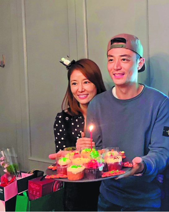 霍建华|霍建华开跑车撇下爱妻，林心如雨中失魄一人放空，网友：真爱难寻