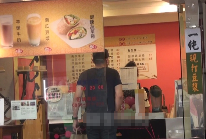 霍建华|霍建华开跑车撇下爱妻，林心如雨中失魄一人放空，网友：真爱难寻