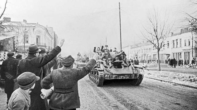 二战1944年8月华沙起义最终演变成一场德军屠城战役25万人丧生