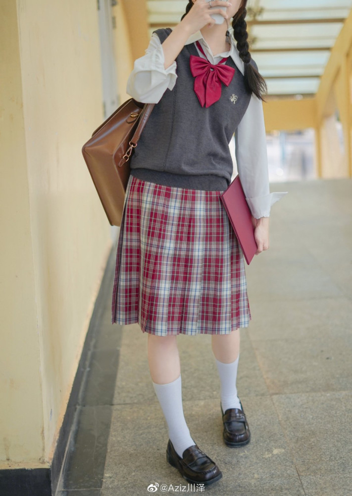 jk制服日常:第164期格小物格裙超话