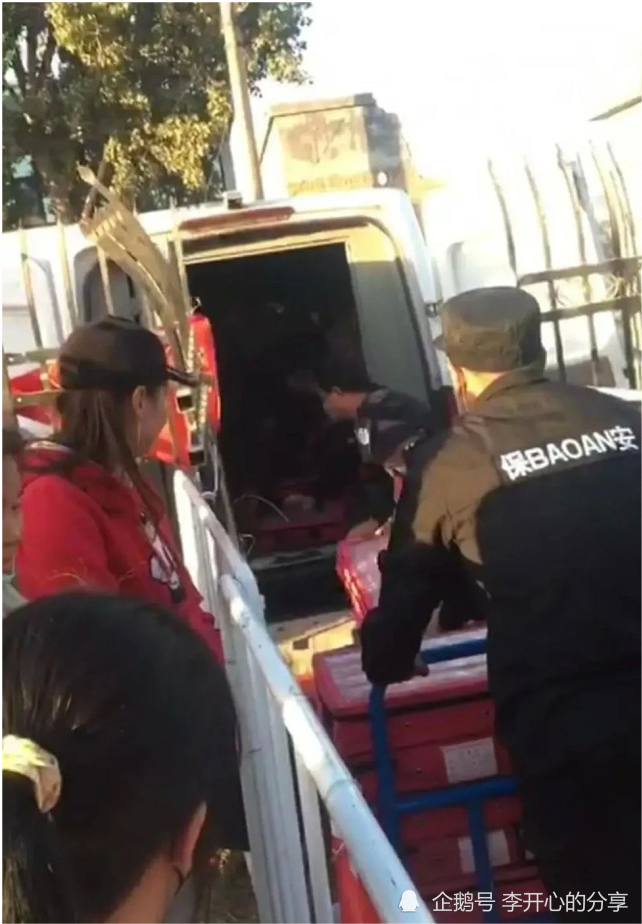 『安置』拆迁补偿安置现场用麻袋装现金 一夜暴富的真实故事,让我酸成了柠檬精！