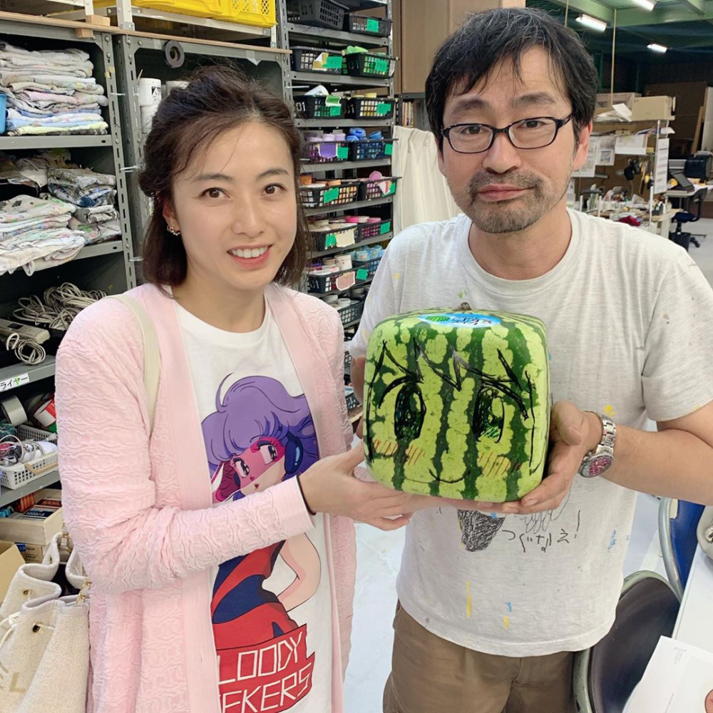 甘比|甘比越有钱越低调，公开朴实带娃日常，俩女儿虽坐拥亿万却乖巧配合