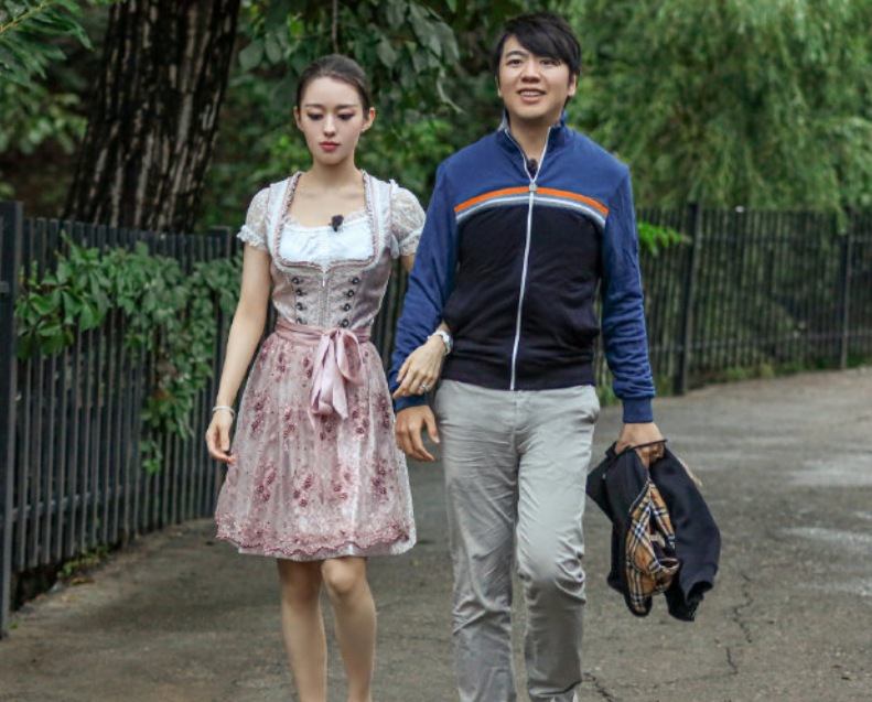 幸福三重奏3 名单公开 何猷君夫妇先不说 吴京夫妻也助阵啦 腾讯新闻