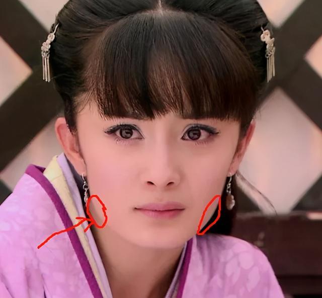 杨幂|杨幂活动生图被扒，脸部岁月感明显，34岁还能卖少女感多久？