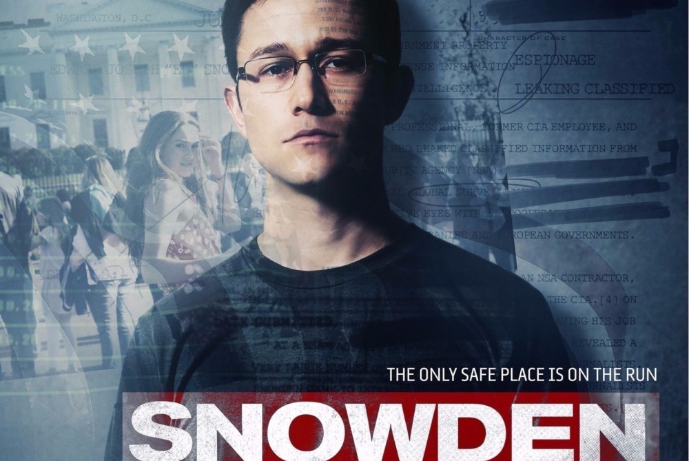 美国猝不及防被逼着交出了重磅情报斯诺登获得永久居留权