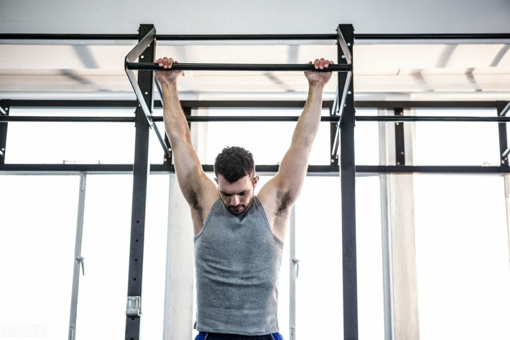 无法完成引体向训练按照这3个步骤练学会引体向上很简单