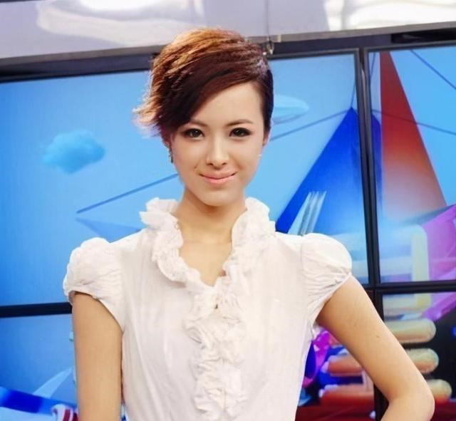 前央视主持人王萌萌,嫁患病丈夫不离不弃,婚后生下一儿十分幸福