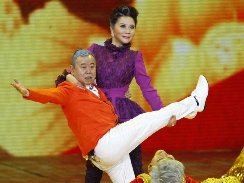 潘长江不在乎,但女儿潘阳却很难过,她经常上网看新闻,越看心里越压抑