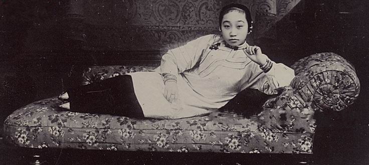 民国罕见老照片裹小脚的女人那么美最后一张简直是仙女下凡形成对比