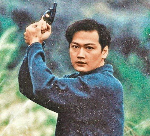 每当片头曲响起,张大勇拿着手枪跑在追凶的路上,观众也随之情绪高涨