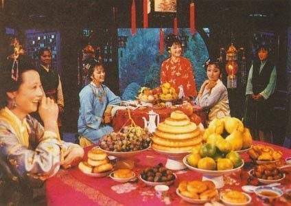 袭人|《红楼梦》中王夫人为袭人辩解，可说出的话却让袭人更“招黑”