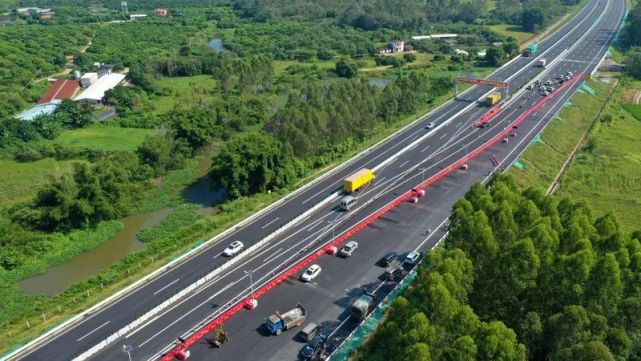 双向八车道!开阳高速扩建工程凤山至北惯互通路段通车!