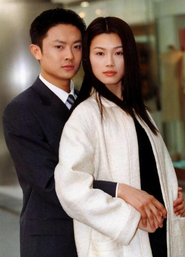 于震扭秧歌,小沈龙直播被封,明星变网红背后隐藏着什么?