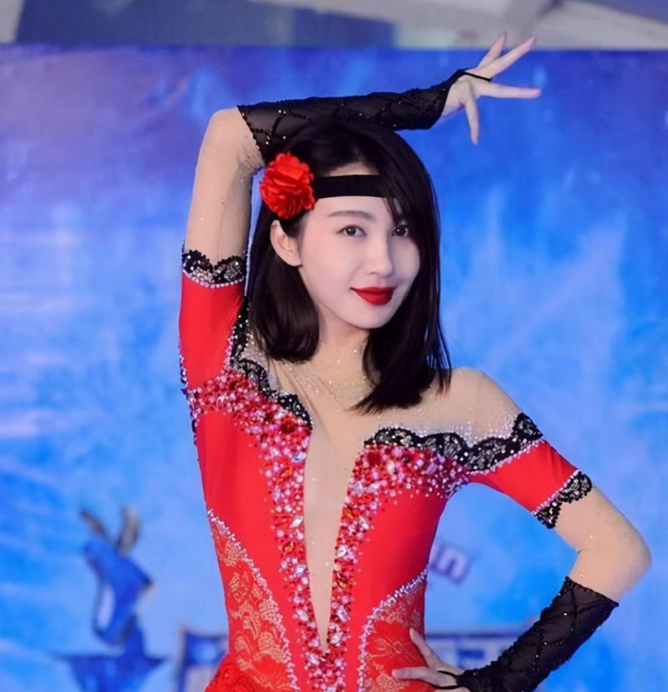 李菲儿黄晓明前女友冰上谋女郎要想红就得豁得出去