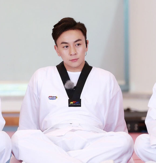 曹骏|加了尔冬升微信，曹骏依然难火，除了身高170，这里更虐……