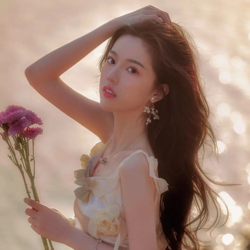 女生挺美的高清头像