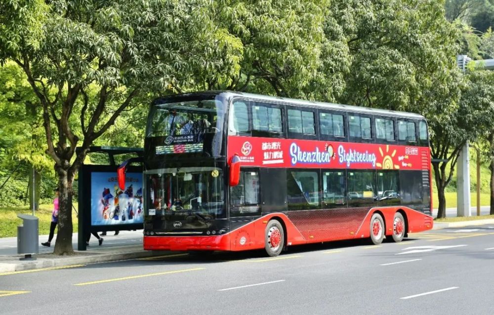 全新比亚迪纯电动双层观光巴士现身深圳