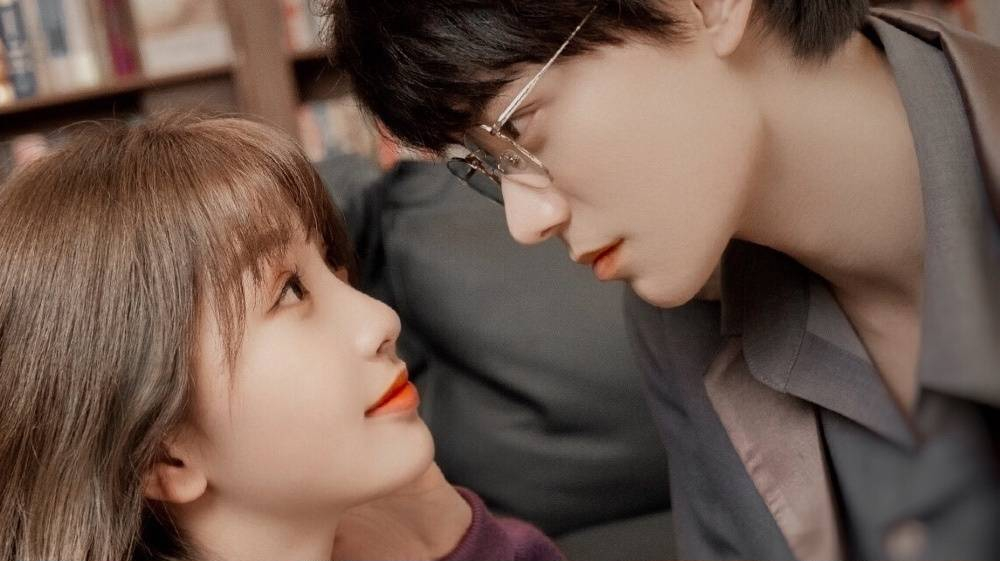 虞书欣丁禹兮牵手照曝光两人对视非常甜cp感超丁禹兮赵露思