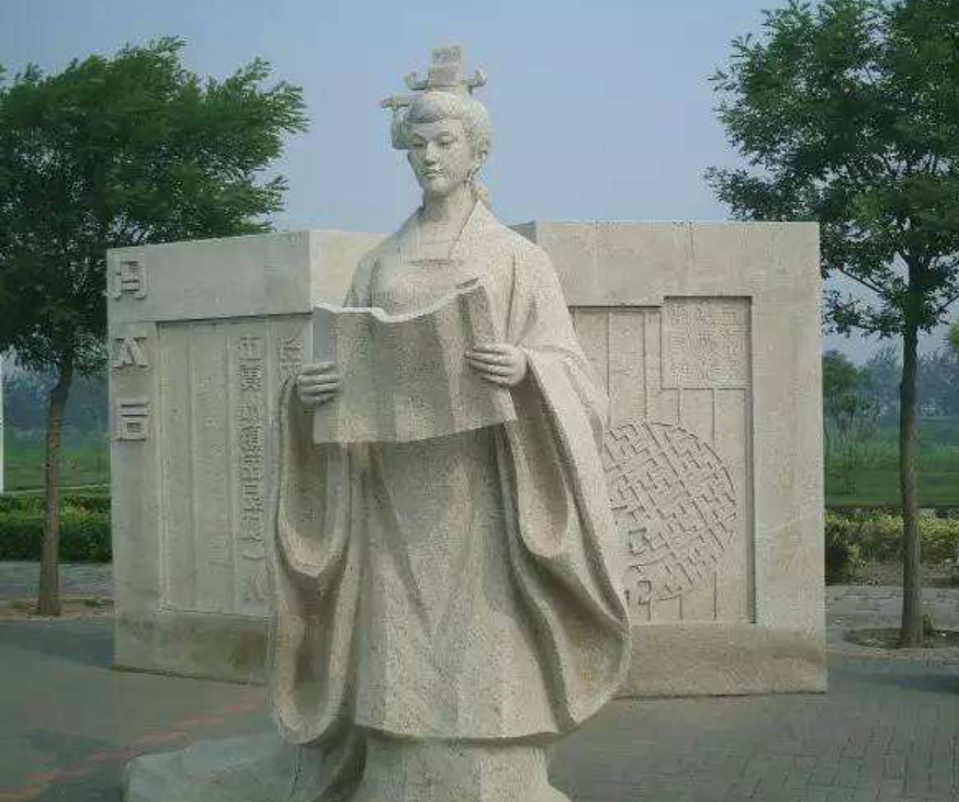 文明冯太后塑像于是冯太后曾经提出让拓跋禧代替拓跋宏,不过这遭到了