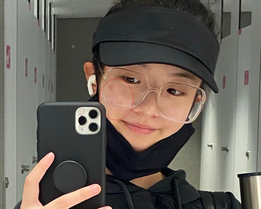 太叛逆英子李庚希高调炫耀公厕喝茶纯素颜出镜皮肤状态差