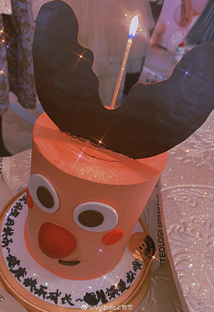 甜馨|贾乃亮李小璐同心同愿为甜馨庆生，双方共同称赞女方是好妈妈