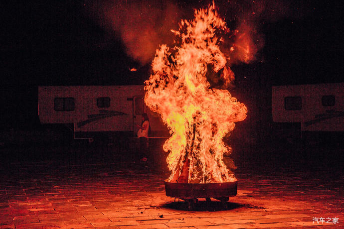 北京|4500元就可以“上天”“下海”“飙车”，教你如何玩转北京