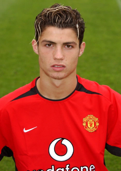 c罗剃平头家中健身女友乔治娜贴心在侧拍视频或将错过对决梅西