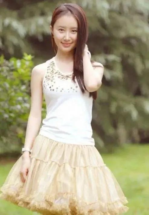 舒畅|被生父遗弃，承受失母之殇，她好像从来没红过？