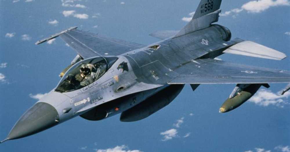 赔偿2500万美元!美军f16实弹演习误击地面汽车,直接将平民爆头