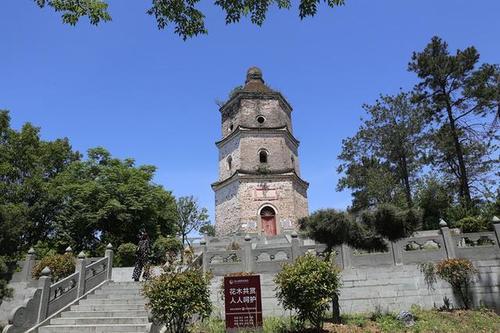 保存完好古朴如初古均州八大景之一湖北丹江口市龙山宝塔